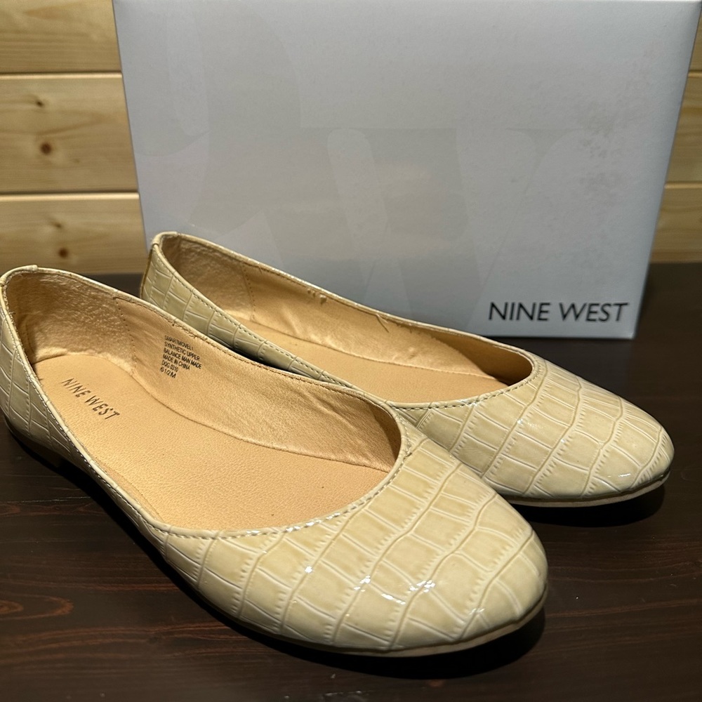 Nine West Cream Croc-Embossed Women's Flats